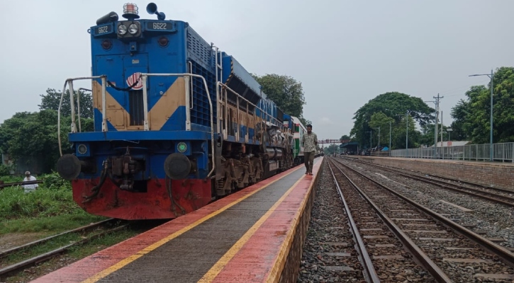 অবরোধ প্রত্যাহার, ৬ ঘণ্টা পর ঢাকা-উত্তরাঞ্চল রুটে ট্রেন চালু